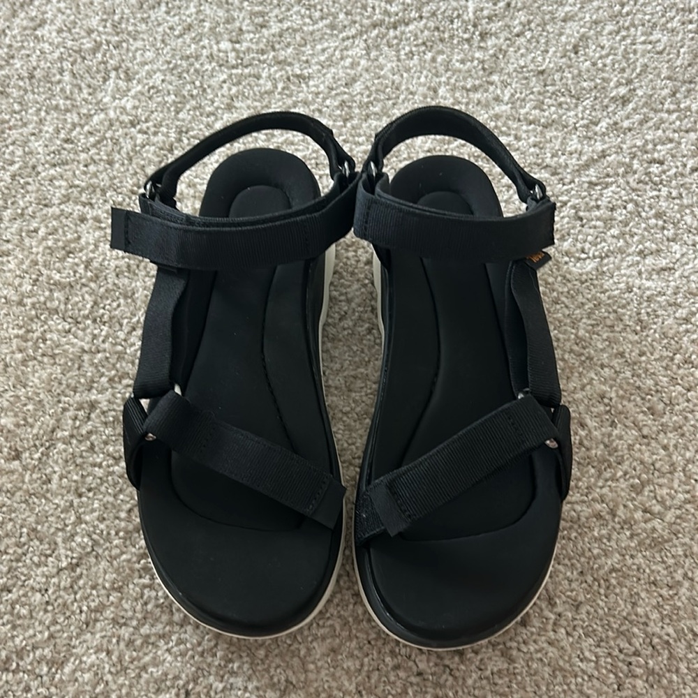 Teva- Black Platform Sandal